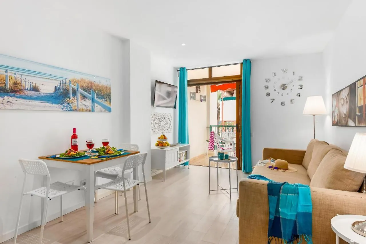 211 Los Cristianos First Sea Line, Swimming Pool 0*, Los Cristianos (Tenerife) Spain